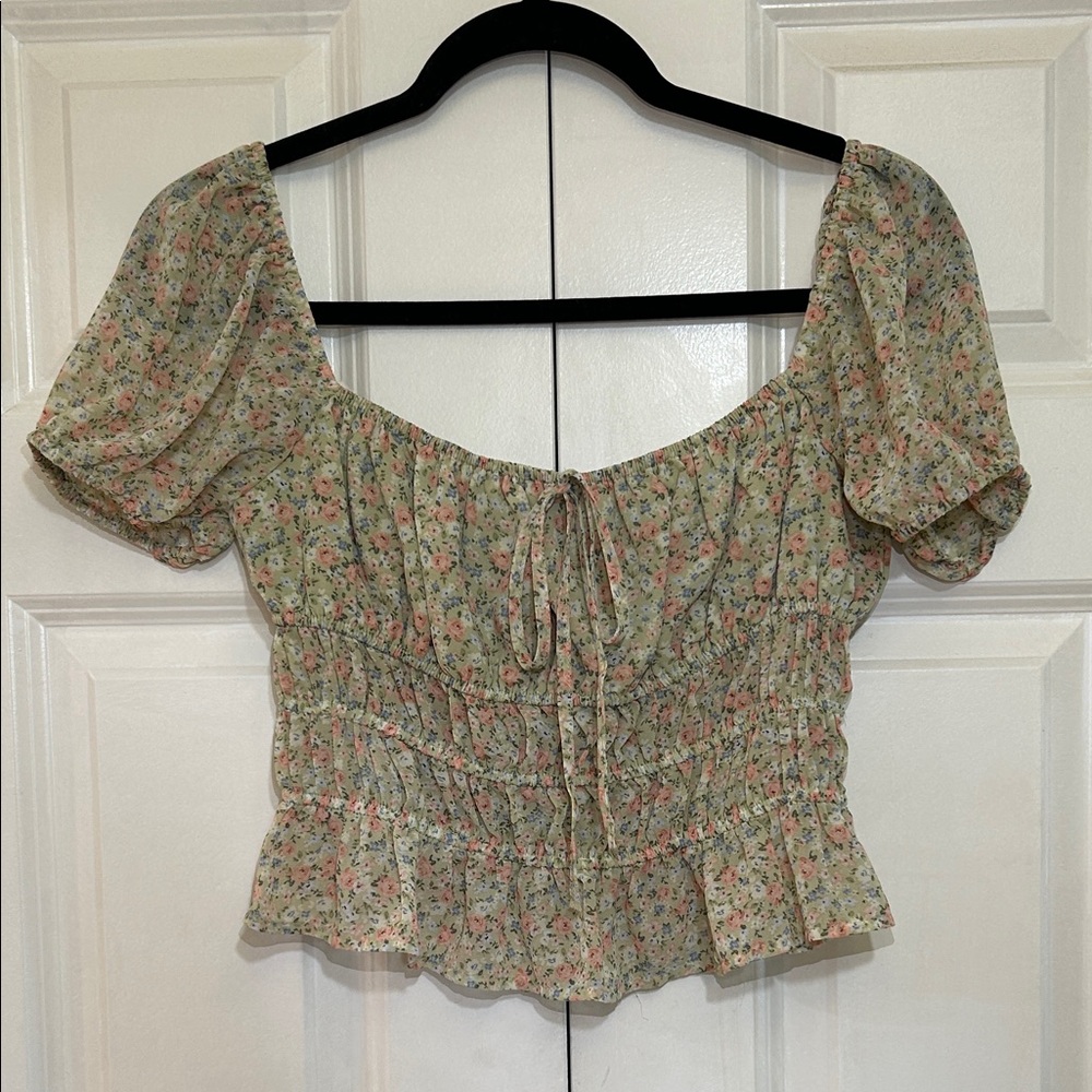 Forever 21 Green Floral Puff Sleeve Blouse